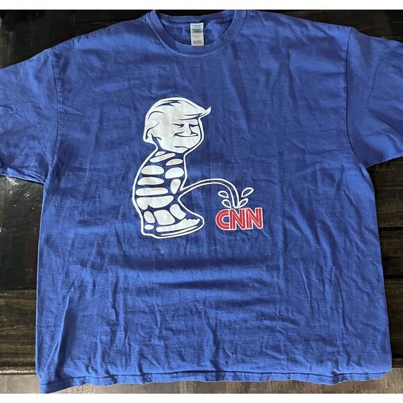 Blue XXL Trump Peeing On CNN Cotton TShirt Gildan 2XL Used Read - Picture 2 of 5